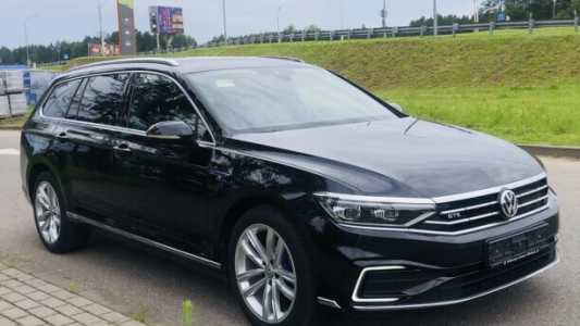 Volkswagen Passat B8 Рестайлинг, 2020, пробег 177041 км Volkswagen Passat B8 Рестайлинг, 2020, пробег 177041 км