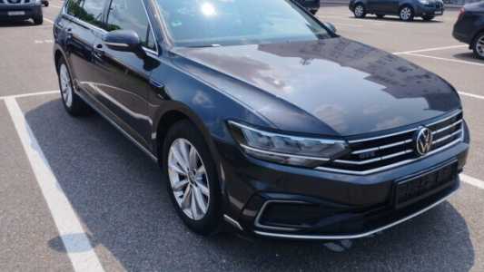 Volkswagen Passat B8 Рестайлинг, 2021, пробег 163800 км Volkswagen Passat B8 Рестайлинг, 2021, пробег 163800 км