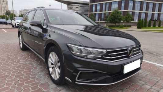 Volkswagen Passat B8 Рестайлинг, 2021, пробег 167000 км Volkswagen Passat B8 Рестайлинг, 2021, пробег 167000 км