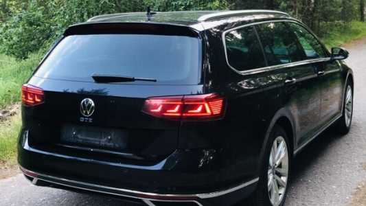 Volkswagen Passat B8 Рестайлинг, 2021, пробег 183400 км Volkswagen Passat B8 Рестайлинг, 2021, пробег 183400 км