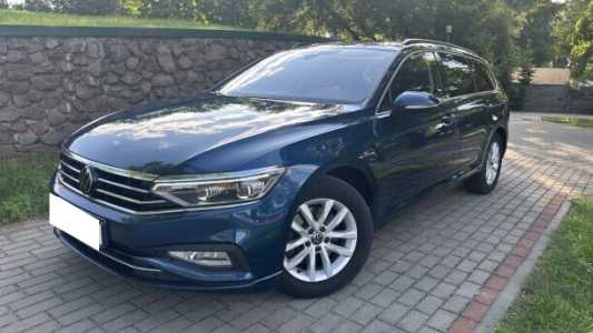 Volkswagen Passat B8 Рестайлинг, 2022, пробег 188720 км Volkswagen Passat B8 Рестайлинг, 2022, пробег 188720 км