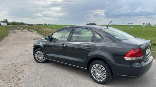 Volkswagen Polo Sedan I