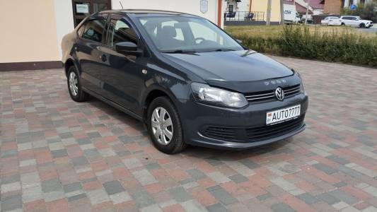 Volkswagen Polo Sedan I