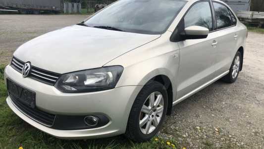 Volkswagen Polo Sedan I