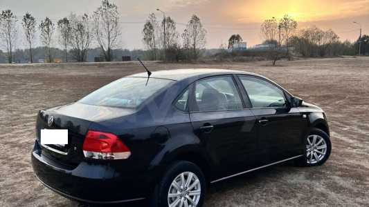 Volkswagen Polo Sedan I