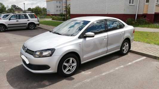 Volkswagen Polo Sedan I