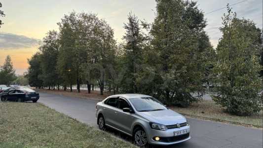 Volkswagen Polo Sedan I