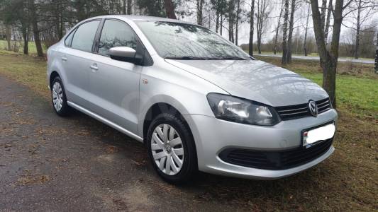 Volkswagen Polo Sedan I