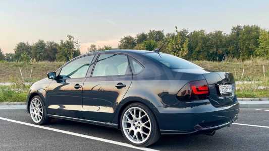 Volkswagen Polo Sedan I Рестайлинг