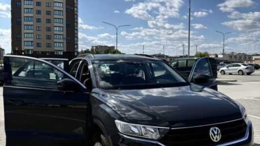 Volkswagen T-Roc , 2018, пробег 200000 км Volkswagen T-Roc , 2018, пробег 200000 км