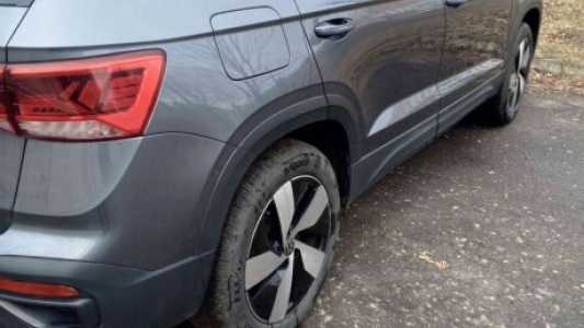 Volkswagen Taos , 2023, пробег 8400 км Volkswagen Taos , 2023, пробег 8400 км