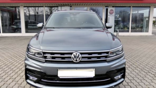 Volkswagen Tiguan Allspace II, 2018, пробег 127000 км Volkswagen Tiguan Allspace II, 2018, пробег 127000 км