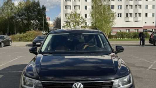 Volkswagen Tiguan Allspace II, 2019, пробег 130000 км Volkswagen Tiguan Allspace II, 2019, пробег 130000 км