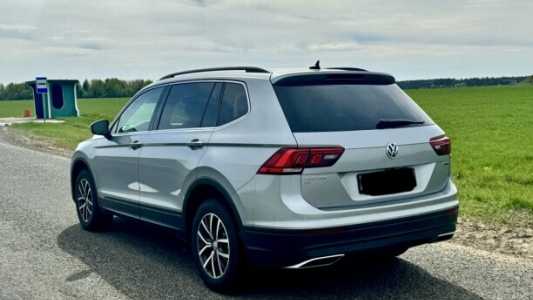 Volkswagen Tiguan Allspace II, 2020, пробег 121000 км Volkswagen Tiguan Allspace II, 2020, пробег 121000 км