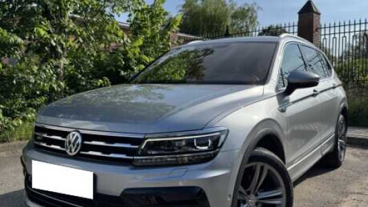 Volkswagen Tiguan Allspace II, 2020, пробег 170250 км Volkswagen Tiguan Allspace II, 2020, пробег 170250 км
