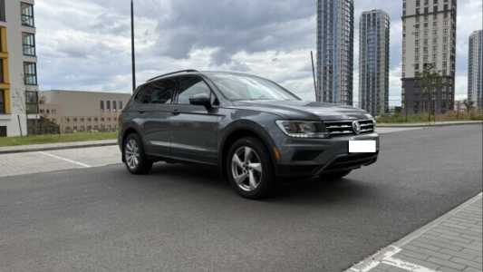 Volkswagen Tiguan Allspace II, 2020, пробег 175000 км Volkswagen Tiguan Allspace II, 2020, пробег 175000 км