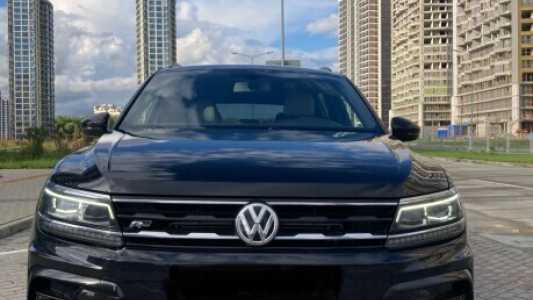 Volkswagen Tiguan Allspace II, 2021, пробег 50000 км Volkswagen Tiguan Allspace II, 2021, пробег 50000 км