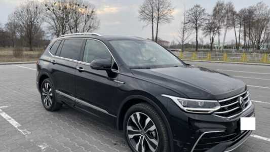 Volkswagen Tiguan Allspace II Рестайлинг, 2022, пробег 21000 км Volkswagen Tiguan Allspace II Рестайлинг, 2022, пробег 21000 км
