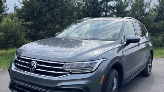 Volkswagen Tiguan Allspace II Рестайлинг, 2022, пробег 24000 км Volkswagen Tiguan Allspace II Рестайлинг, 2022, пробег 24000 км