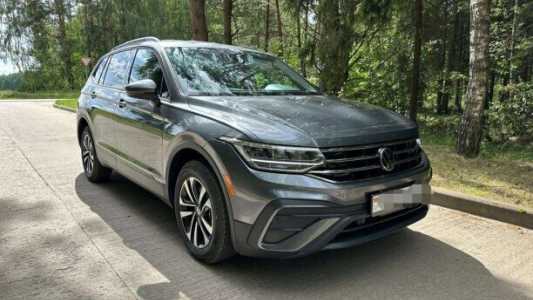 Volkswagen Tiguan Allspace II Рестайлинг, 2022, пробег 29000 км Volkswagen Tiguan Allspace II Рестайлинг, 2022, пробег 29000 км