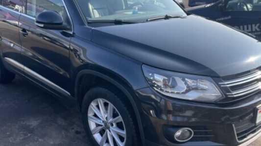 Volkswagen Tiguan I Рестайлинг, 2015, пробег 134000 км Volkswagen Tiguan I Рестайлинг, 2015, пробег 134000 км