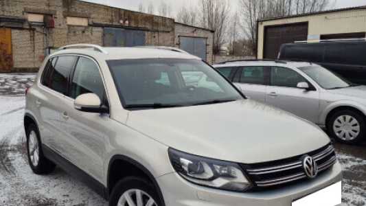 Volkswagen Tiguan I  Рестайлинг, 2016, пробег 135000 км