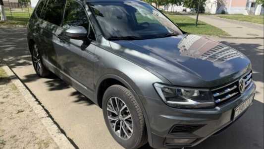 Volkswagen Tiguan II, 2020, пробег 110000 км Volkswagen Tiguan II, 2020, пробег 110000 км