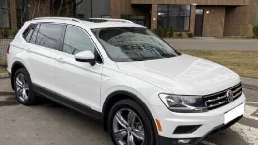 Volkswagen Tiguan II, 2021, пробег 130000 км