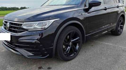 Volkswagen Tiguan II Рестайлинг, 2021, пробег 107000 км Volkswagen Tiguan II Рестайлинг, 2021, пробег 107000 км