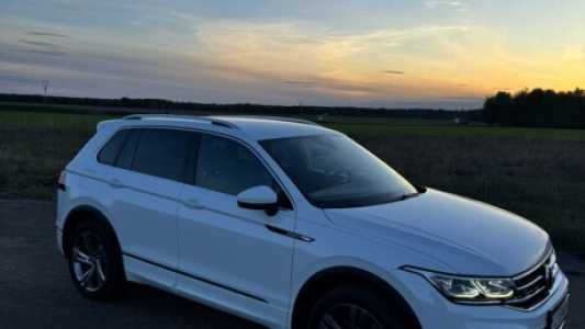 Volkswagen Tiguan II Рестайлинг, 2021, пробег 107000 км Volkswagen Tiguan II Рестайлинг, 2021, пробег 107000 км