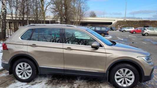 Volkswagen Tiguan II Рестайлинг, 2021, пробег 42500 км