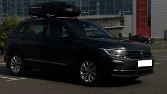 Volkswagen Tiguan II Рестайлинг, 2021, пробег 45000 км Volkswagen Tiguan II Рестайлинг, 2021, пробег 45000 км