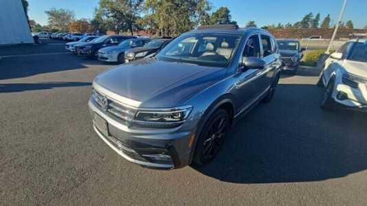 Volkswagen Tiguan II Рестайлинг, 2021, пробег 54000 км Volkswagen Tiguan II Рестайлинг, 2021, пробег 54000 км