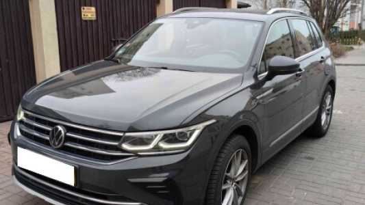 Volkswagen Tiguan II Рестайлинг, 2021, пробег 80400 км Volkswagen Tiguan II Рестайлинг, 2021, пробег 80400 км