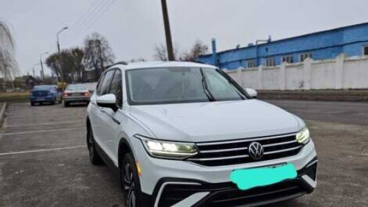 Volkswagen Tiguan II Рестайлинг, 2022, пробег 44500 км Volkswagen Tiguan II Рестайлинг, 2022, пробег 44500 км