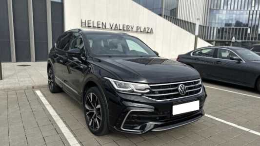 Volkswagen Tiguan II Рестайлинг, 2022, пробег 45000 км Volkswagen Tiguan II Рестайлинг, 2022, пробег 45000 км