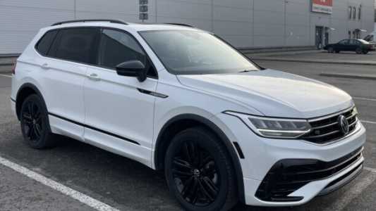 Volkswagen Tiguan II Рестайлинг, 2022, пробег 49950 км Volkswagen Tiguan II Рестайлинг, 2022, пробег 49950 км