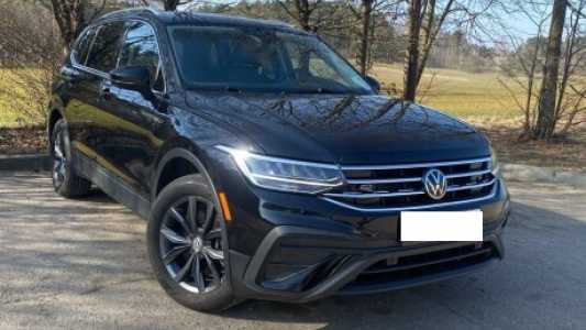 Volkswagen Tiguan II Рестайлинг, 2022, пробег 50000 км Volkswagen Tiguan II Рестайлинг, 2022, пробег 50000 км