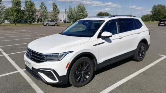 Volkswagen Tiguan II Рестайлинг, 2022, пробег 51000 км Volkswagen Tiguan II Рестайлинг, 2022, пробег 51000 км