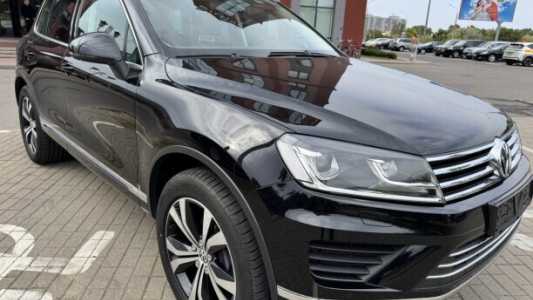 Volkswagen Touareg II  Рестайлинг, 2015, пробег 180600 км
