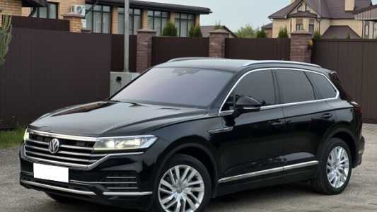 Volkswagen Touareg III, 2018, пробег 170000 км Volkswagen Touareg III, 2018, пробег 170000 км
