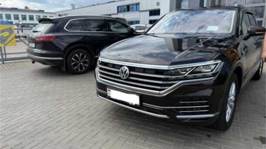 Volkswagen Touareg III, 2018, пробег 195000 км Volkswagen Touareg III, 2018, пробег 195000 км