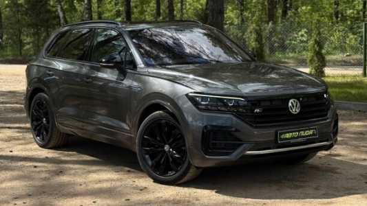 Volkswagen Touareg III, 2019, пробег 165000 км Volkswagen Touareg III, 2019, пробег 165000 км