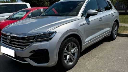 Volkswagen Touareg III, 2019, пробег 180000 км Volkswagen Touareg III, 2019, пробег 180000 км