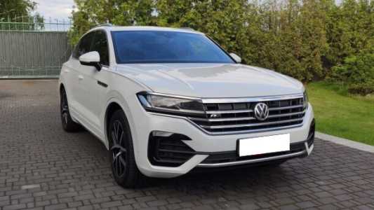 Volkswagen Touareg III, 2019, пробег 230000 км Volkswagen Touareg III, 2019, пробег 230000 км