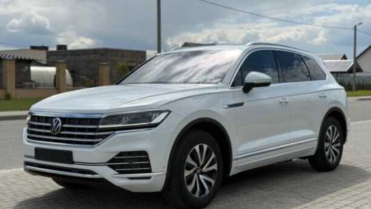 Volkswagen Touareg III, 2021, пробег 130000 км Volkswagen Touareg III, 2021, пробег 130000 км