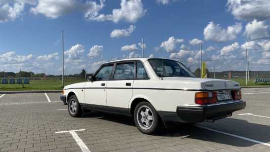 Volvo 240 series I