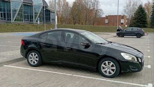 Volvo S60 II