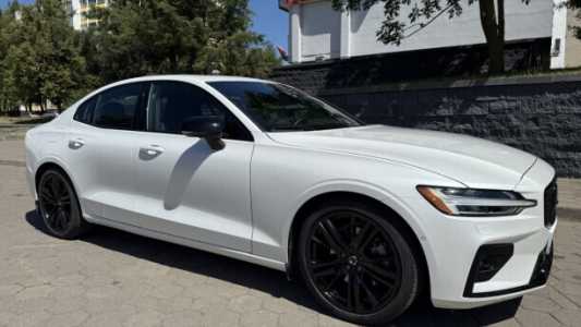 Volvo S60 III, 2023, пробег 22000 км Volvo S60 III, 2023, пробег 22000 км