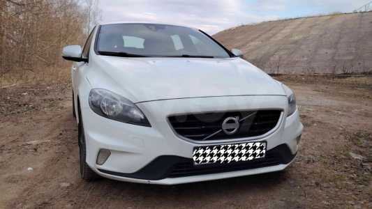 Volvo V40 II